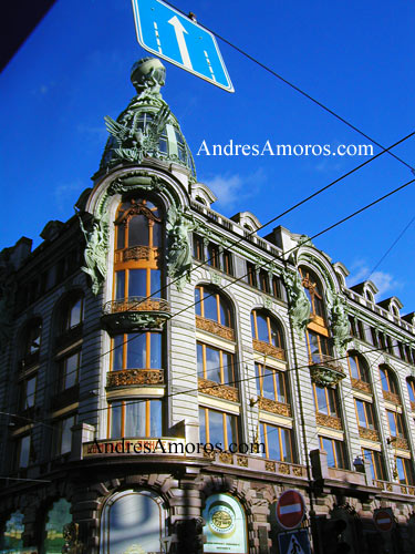 Edificio modernista en San Petersburgo - Andres Amoros