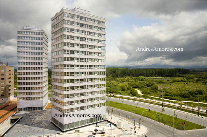 Torres Salburua Vitoria por Andrés Amorós